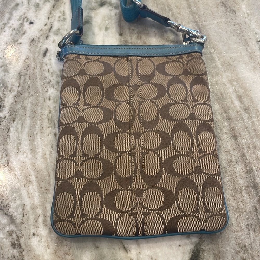 Coach Signature Crossbody Handbag Purse Shoulderbag - Picture 2 of 3
